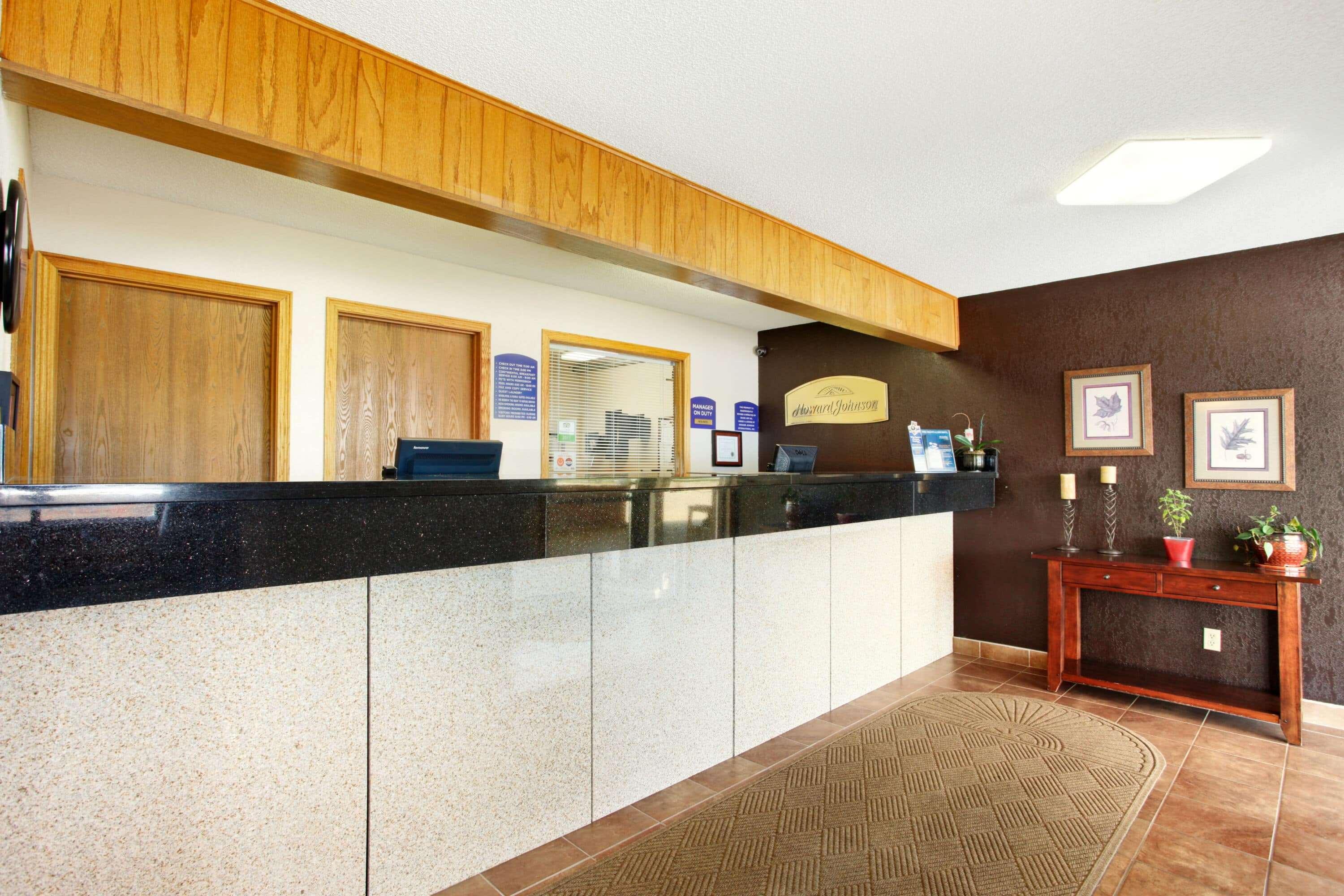 Howard Johnson By Wyndham Waterloo/Cedar Falls Экстерьер фото